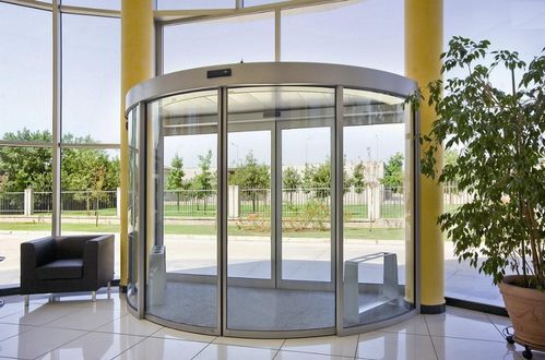 弧形自動(dòng)門(mén)選擇不當(dāng)?shù)臒琅c豪華旋轉(zhuǎn)門(mén)的優(yōu)勢(shì)